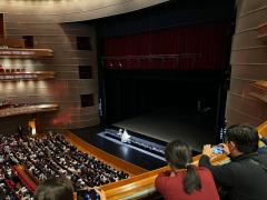 一流的演员，二流的舞剧，三流的红楼。舞美和谢幕好看。