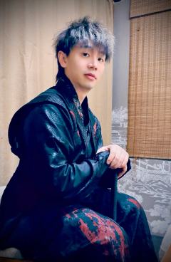 未逢春时——克制,高效,清晰,优秀
最近有太多本宣称要回到