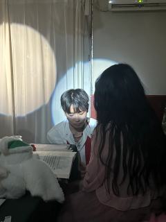 《流氓叙事》缪宏谟:在灰烬里点燃月光的女人
我是缪宏谟,是