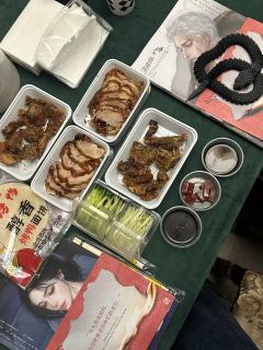 《流氓叙事》缪宏谟:在灰烬里点燃月光的女人
我是缪宏谟,是
