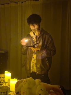 《流氓叙事》缪宏谟:在灰烬里点燃月光的女人
我是缪宏谟,是