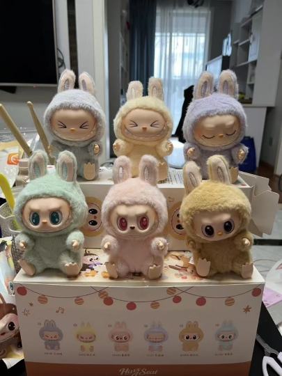 【正品现发】泡泡玛特LABUBU+拉布布坐坐派对系列搪胶脸毛绒盲盒马卡龙2代整端六盒不重复概率出隐藏整端带塑封 +全新未拆封喜欢的可以拍下数量有限先到先得现货秒发 不包官瑕 +售后不退不换，拆后不退不