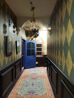 正大乐城地下一楼的奇雾镇沉浸剧场密室《悲惨世界》
来之前也没