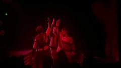 小剧场确实有独特的优势,距离很近,可以更好的感受演员的情感变