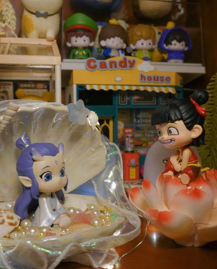 申公豹：你……你离我徒儿……远…远一点！饼饼的贝壳到啦～配上小藕的莲花座，真的好像两个去求学的小朋友～