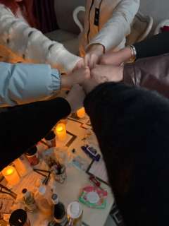 怎知到霎眼，就谈到，赤柱了，错过了，你我的家。————《老派