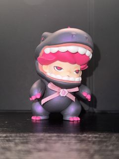 dimoo嗷呜嗷呜改娃｜哥斯拉
实拍图出炉喽，还原了手感漆面