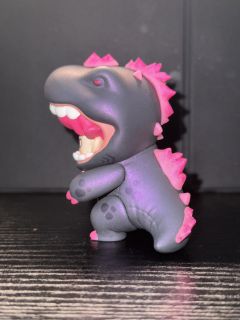 dimoo嗷呜嗷呜改娃｜哥斯拉
实拍图出炉喽，还原了手感漆面