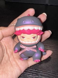 dimoo嗷呜嗷呜改娃｜哥斯拉
实拍图出炉喽，还原了手感漆面