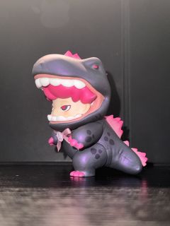 dimoo嗷呜嗷呜改娃｜哥斯拉
实拍图出炉喽，还原了手感漆面