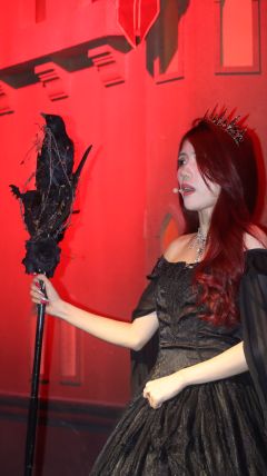 莫恩古堡丨跟演员沉浸式当吃瓜群众

沉浸式魔幻话剧《莫恩古堡