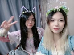 灾祸痛楚共担，福禄寿喜共享
青山一道同云雨，明月何曾是两乡
