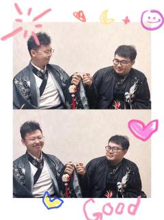 灾祸痛楚共担，福禄寿喜共享
青山一道同云雨，明月何曾是两乡
