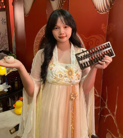 “我以我身藏日月,阴阳可开,天地自来。”
“我有明珠一颗