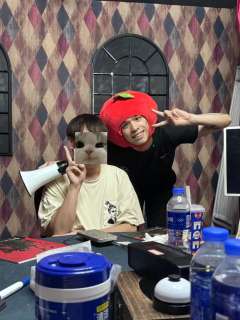 『1断脑筋和0感首级』 —— 阁下吃瓜狼

✨本场Dm：渣哥