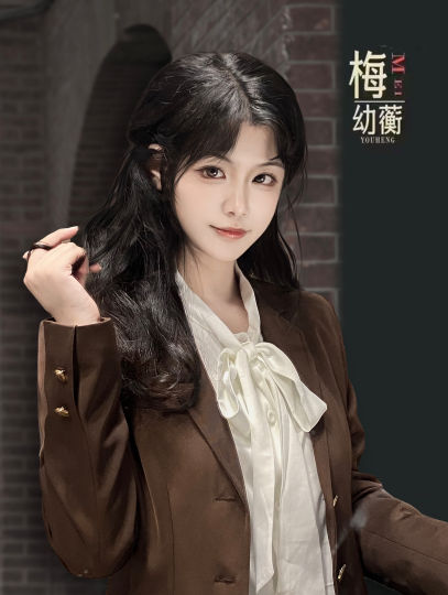 “方恨秋的宇宙尽头便是梅幼蘅。”

爸好，方恨秋好！
立意还行但某些地方文笔很抽象，我已经很久没有看本的时候觉得自己阅读障碍了……

感觉梅幼蘅的线整体来说爱情占比会更多，父亲线篇幅不算多，所以爹宝冲