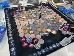 有趣紧凑的轻量化机制本,“金铲铲”真是太快乐了——《水晶猎人