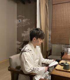 “他已经把能给的都给你了。”
dm:木马/桐衣
npc:f