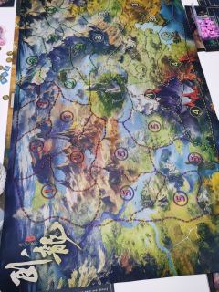 很重策，个人认为思考量甚至高岐山2一档，剧情也魔幻带燃，但机