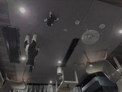 我们高喊无爱者自由，眼睛却看向被爱的人。我只是个俗人。

它