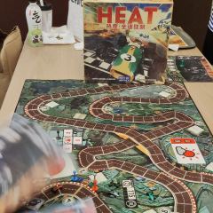 这个游戏其实之前就有玩过。那时候刚发行，非常火爆。个人觉得这