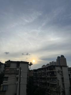【含剧透】
在有限的时间，体验有温度的情愫，生命的宽度比长度