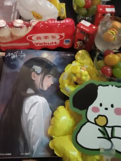 季风吹过橘色的海,星月是无法言说的爱。
【四目相对的一瞬间,