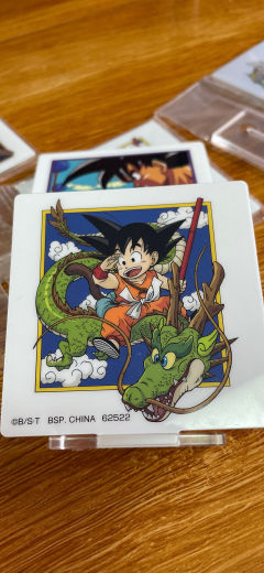 这个亚克力牌算是非手办小赏里比较好的了，比毛巾画板那种好得多