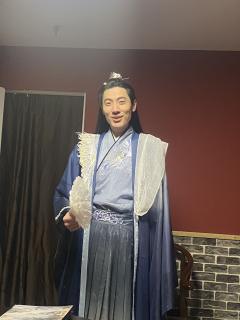 【含剧透】
少年意气，只愿一心一意，护一小家。
爱恨交错，方