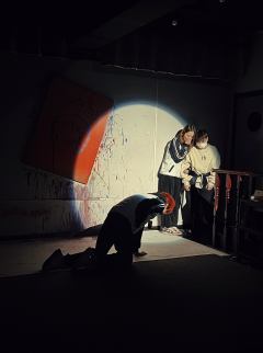 《胆小鬼》一个关于“红中、发财、白板、一饼、二条、三万”的故