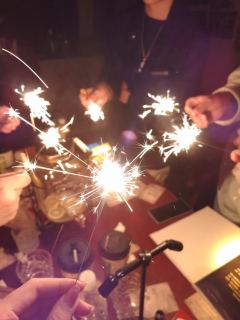 “出海的人总渴望风平浪静,只有我们想要经历这一场,命运般的大