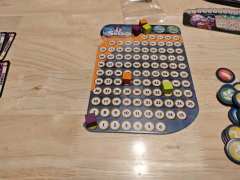 轻量引擎构筑游戏，运气，战术，策略缺一不可！
非常简单直观的