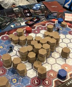 【含剧透】
你的枪没有我的长!!!哈哈哈哈!!!
《千刃