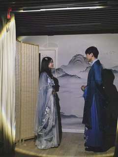 
“昭昭，你该如这春花般美好。”
“昭昭，你可以不用这么累的