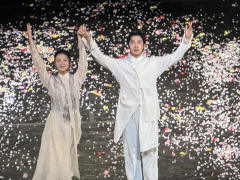 由李盾、三宝、关山这一铁三角组合联合创作的这部音乐剧,用现代