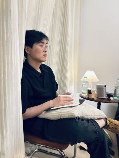      「虚构者的诗」

“ 桃花出现在桃花烂漫时🌸 ”