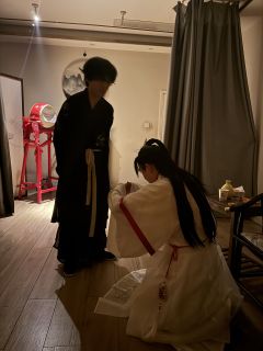 
朝朝相顾，所爱当归。
神明许你祝福。
	
遥遥无期，长恨难
