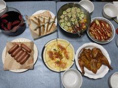本5分,店0分。
《归途七万里》的伟大无需多言,个人认为每