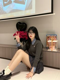 有货马上拿下哭娃的悲伤俱乐部！
实物尊嘟好可爱的一只娃
越看