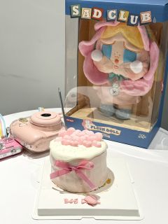 有货马上拿下哭娃的悲伤俱乐部！
实物尊嘟好可爱的一只娃
越看