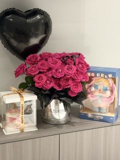 有货马上拿下哭娃的悲伤俱乐部！
实物尊嘟好可爱的一只娃
越看