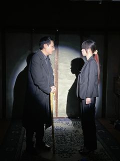 先叠甲✨《再见黎明》上车劝退:
1.喜好看本自沉的,因为文笔