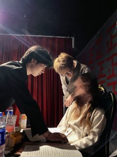 先叠甲✨《再见黎明》上车劝退:
1.喜好看本自沉的,因为文笔