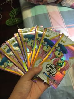 这是我爸网上买的卡，辉四出辉五的HR。趣影一出趣影二的场景卡