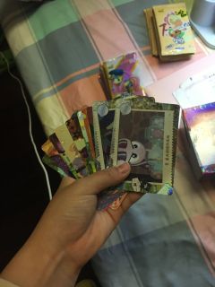 这是我爸网上买的卡，辉四出辉五的HR。趣影一出趣影二的场景卡