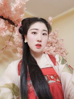 南墙一刷一脸懵逼,疯批情感本,感觉疯批大于情感。颜如玉纯纯被