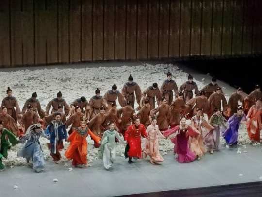 10.26红楼梦
❤️推荐理由:

只有亲自坐在剧场里，完完整整地看完一场红楼梦，才能理解为什么它是全国最受欢迎的舞剧之一，为什么巡演几年依然有开票就售罄的辉煌😭
改编于中国古典四大名著之一📚，江大的