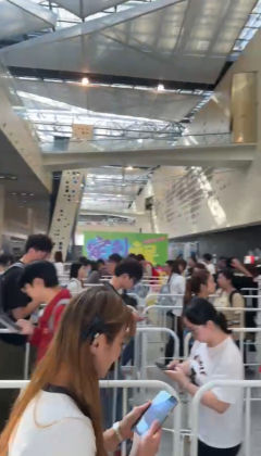 pst潮玩展,一些碎碎念
不是黄牛,也不是玩家,只是与朋友在