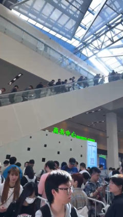 pst潮玩展,一些碎碎念
不是黄牛,也不是玩家,只是与朋友在