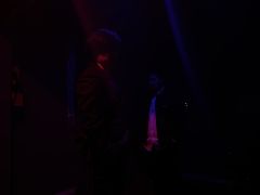 
“当勇敢的蜂鸟，带着那份永恒且热烈的爱，坚定地向你走来，小